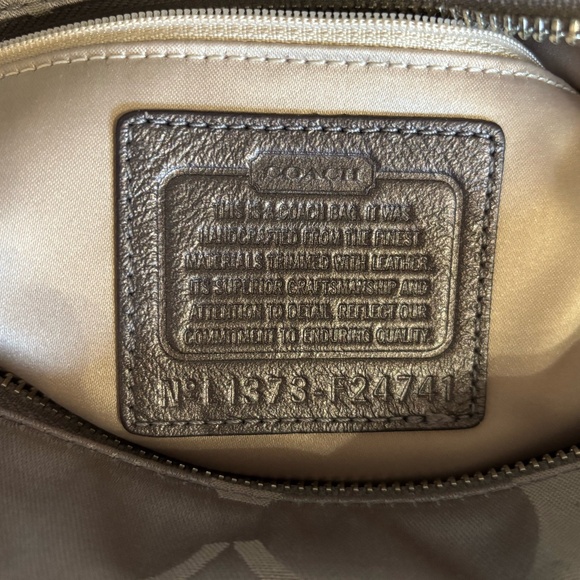 Authentic Vintage Coach - Picture 3 of 3